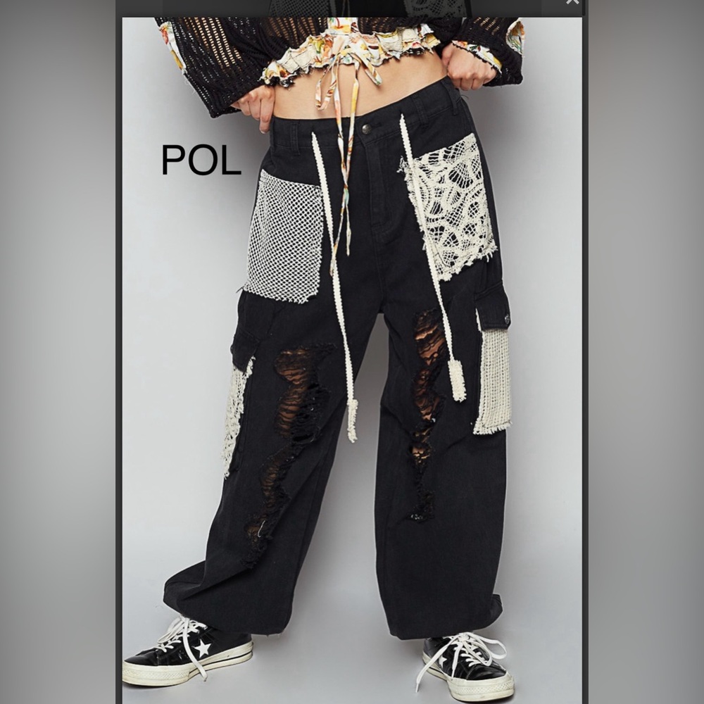 BPB216-1🖤🤍POL playful black distressed jogger jeans w/tie waist.+ lace details!